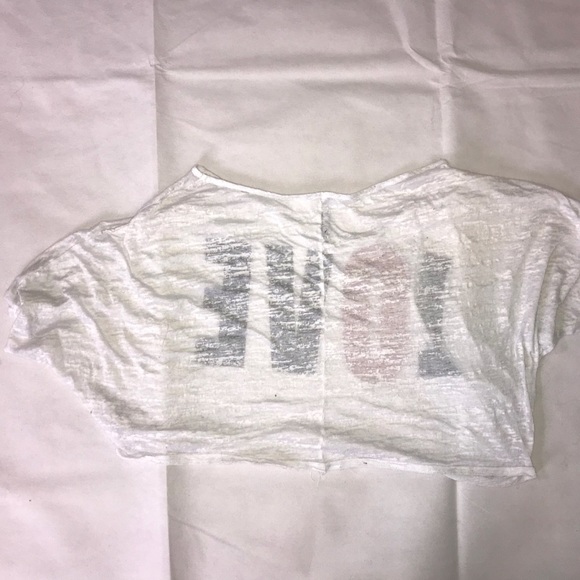 Crop top “LOVE” ♥️ - Picture 4 of 6